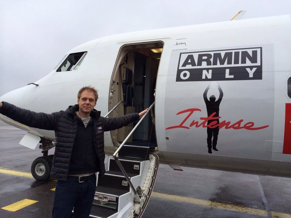 Armin-van-Buuren-aircraft